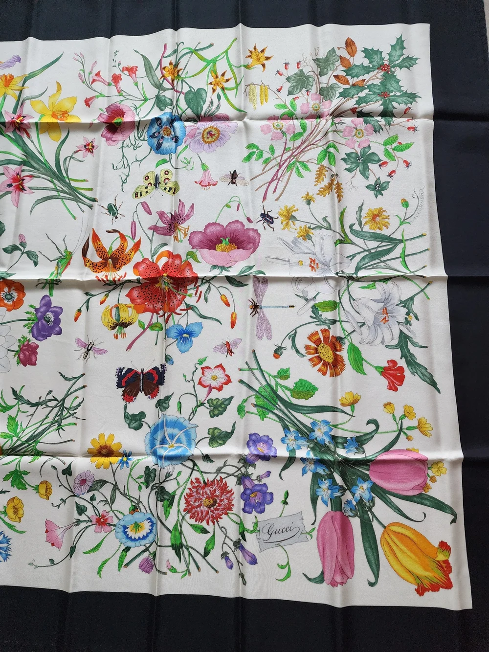 Auth Gucci Floral Silk Scarf